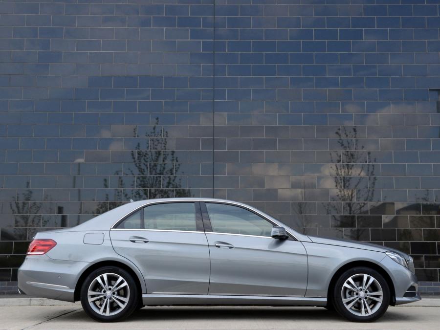  Mercedes-Benz E220 CDI 2013 года  (UK) (фото 13 из 16)